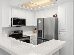 2050 camino de la reina 203, San Diego CA 92108