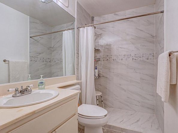 540 Hampshire Ln, Chula Vista CA 91911