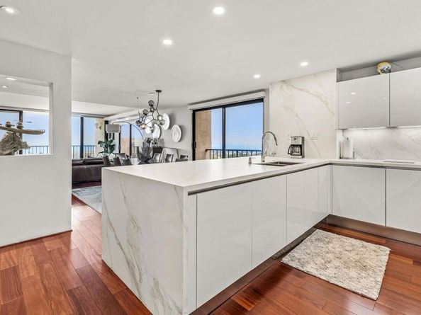 2500 Torrey Pines Road 805, La Jolla CA 92037