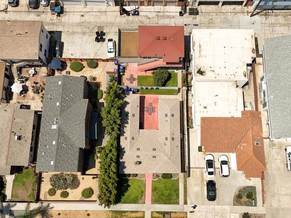 4662  4664 Bancroft, San Diego CA 92116