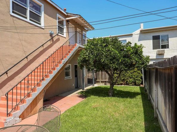 4662  4664 Bancroft, San Diego CA 92116