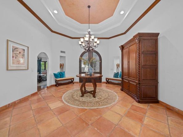 647 Crest Drive, El Cajon CA 92019