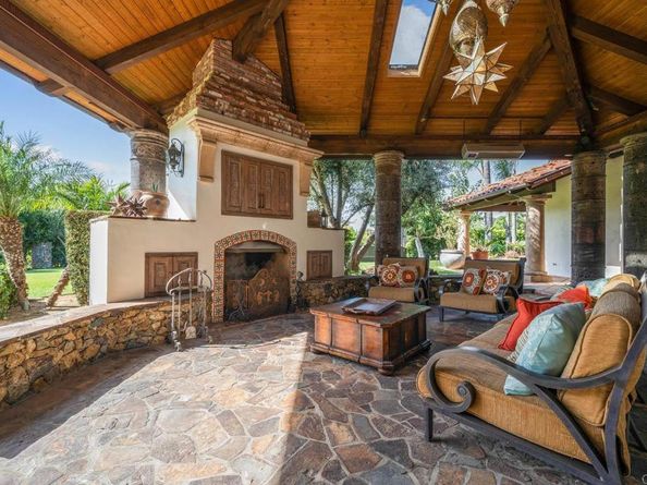 647 Crest Drive, El Cajon CA 92019