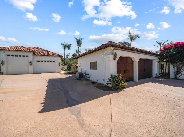 647 Crest Drive, El Cajon CA 92019
