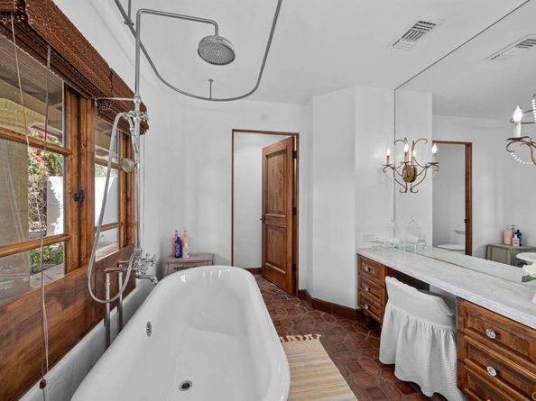 647 Crest Drive, El Cajon CA 92019