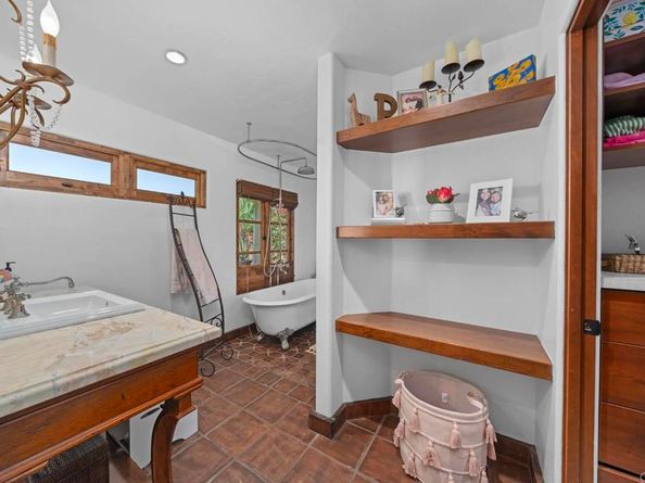 647 Crest Drive, El Cajon CA 92019