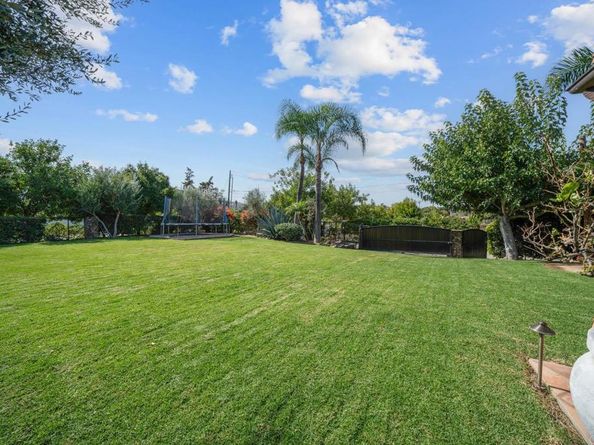647 Crest Drive, El Cajon CA 92019
