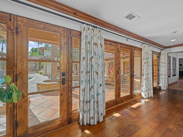 647 Crest Drive, El Cajon CA 92019