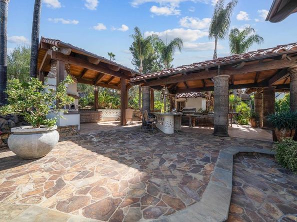 647 Crest Drive, El Cajon CA 92019