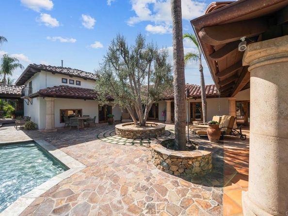 647 Crest Drive, El Cajon CA 92019