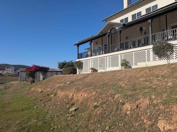 1925 Robinhood Road, Vista CA 92084