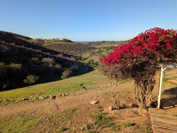 1925 Robinhood Road, Vista CA 92084