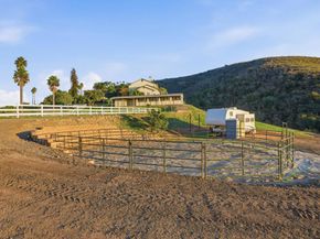 1925 Robinhood Road, Vista CA 92084