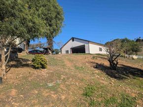 1925 Robinhood Road, Vista CA 92084