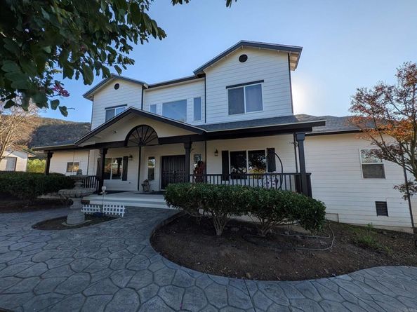 1925 Robinhood Road, Vista CA 92084