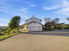 1925 Robinhood Road, Vista CA 92084