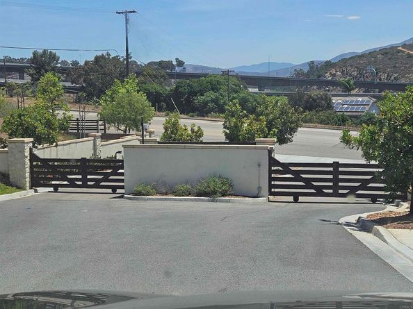 8304 The Grant Place, Bonita CA 91902