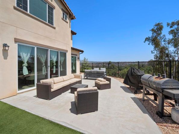 8304 The Grant Place, Bonita CA 91902