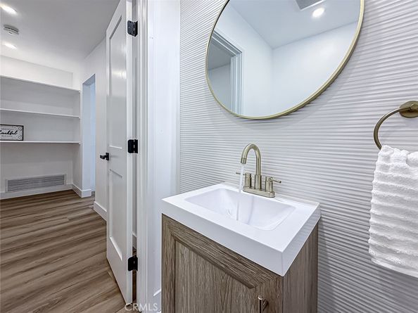 4627 Willens, Woodland Hills CA 91364