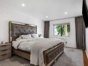 18530 Hatteras Street 213, Tarzana CA 91356