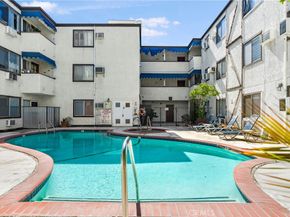 18530 Hatteras Street 213, Tarzana CA 91356