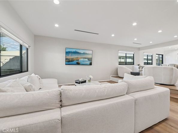 15937 Londelius Street, North Hills CA 91343