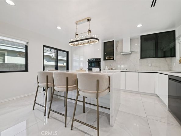 15937 Londelius Street, North Hills CA 91343