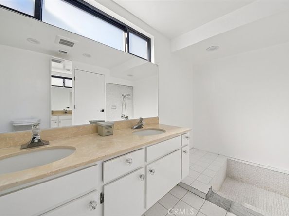 15937 Londelius Street, North Hills CA 91343