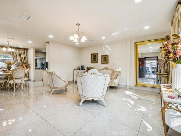 10959 Memory Park Avenue, San Fernando CA 91345