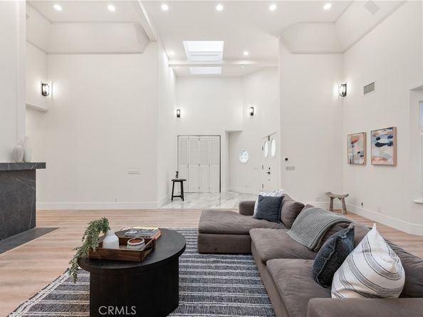 14713 Valleyheart Drive, Sherman Oaks CA 91403