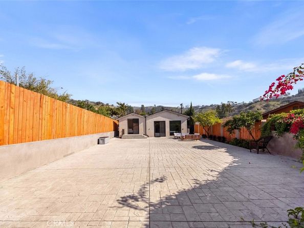 8369 Vine Valley Drive, Sun Valley CA 91352