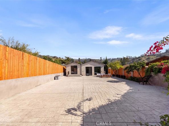 8369 Vine Valley Drive, Sun Valley CA 91352