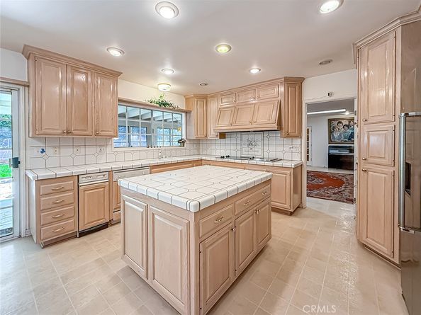 17424 Superior, Northridge CA 91325