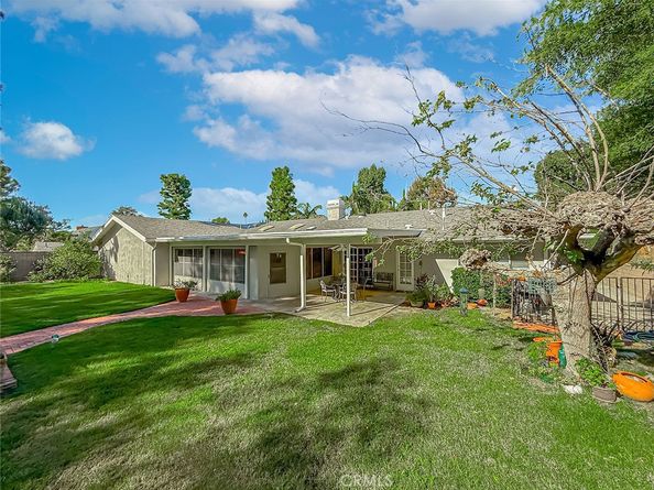 17424 Superior, Northridge CA 91325