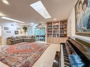 17424 Superior, Northridge CA 91325