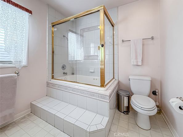 17424 Superior, Northridge CA 91325