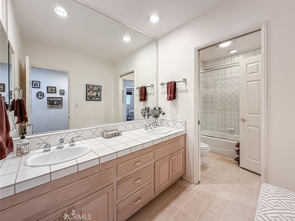 17424 Superior, Northridge CA 91325