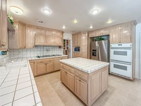 17424 Superior, Northridge CA 91325