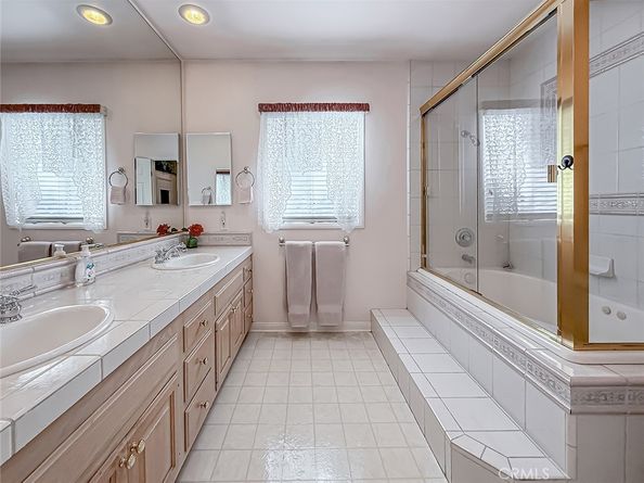 17424 Superior, Northridge CA 91325