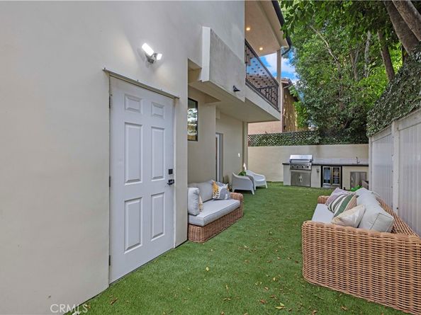 5248 Segals Way, Sherman Oaks CA 91411