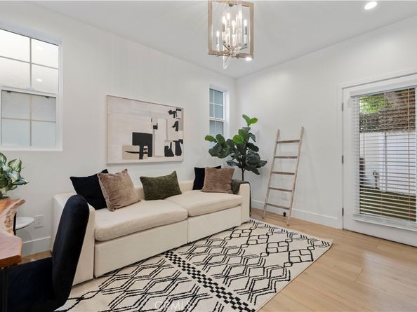 5248 Segals Way, Sherman Oaks CA 91411