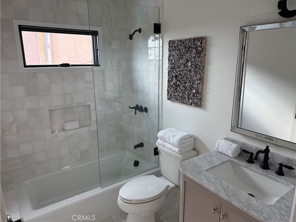 1284 S Orange, Los Angeles CA 90019