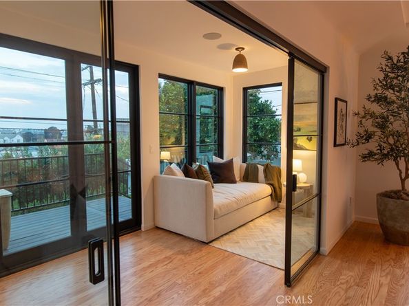 1284 S Orange, Los Angeles CA 90019