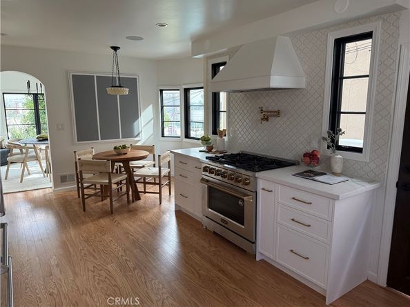 1284 S Orange, Los Angeles CA 90019