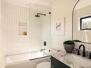 5441 Blackwelder, Los Angeles CA 90016