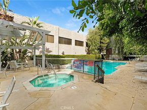 18324 Clark 119, Tarzana CA 91356