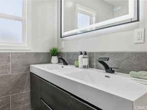 9233 Swinton Avenue, North Hills CA 91343
