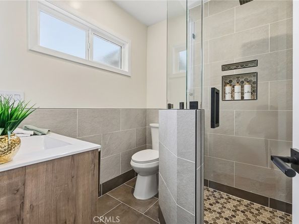 9233 Swinton Avenue, North Hills CA 91343