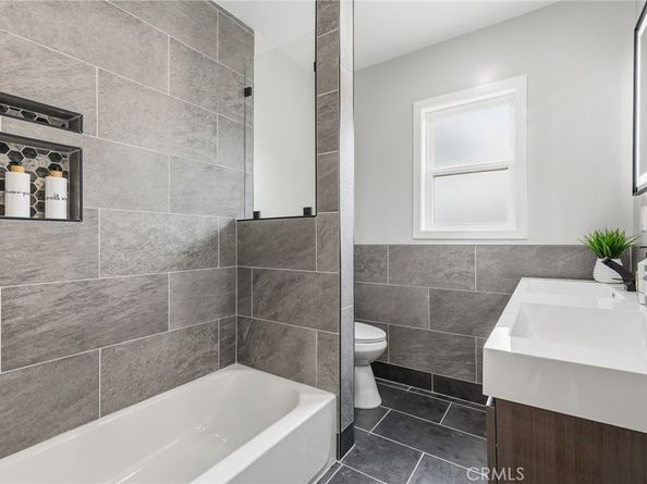 9233 Swinton Avenue, North Hills CA 91343
