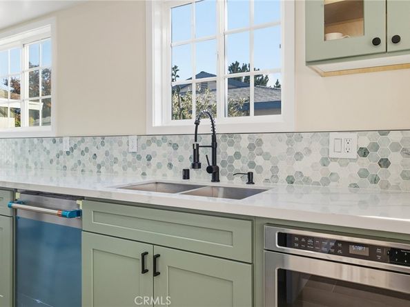 9233 Swinton Avenue, North Hills CA 91343